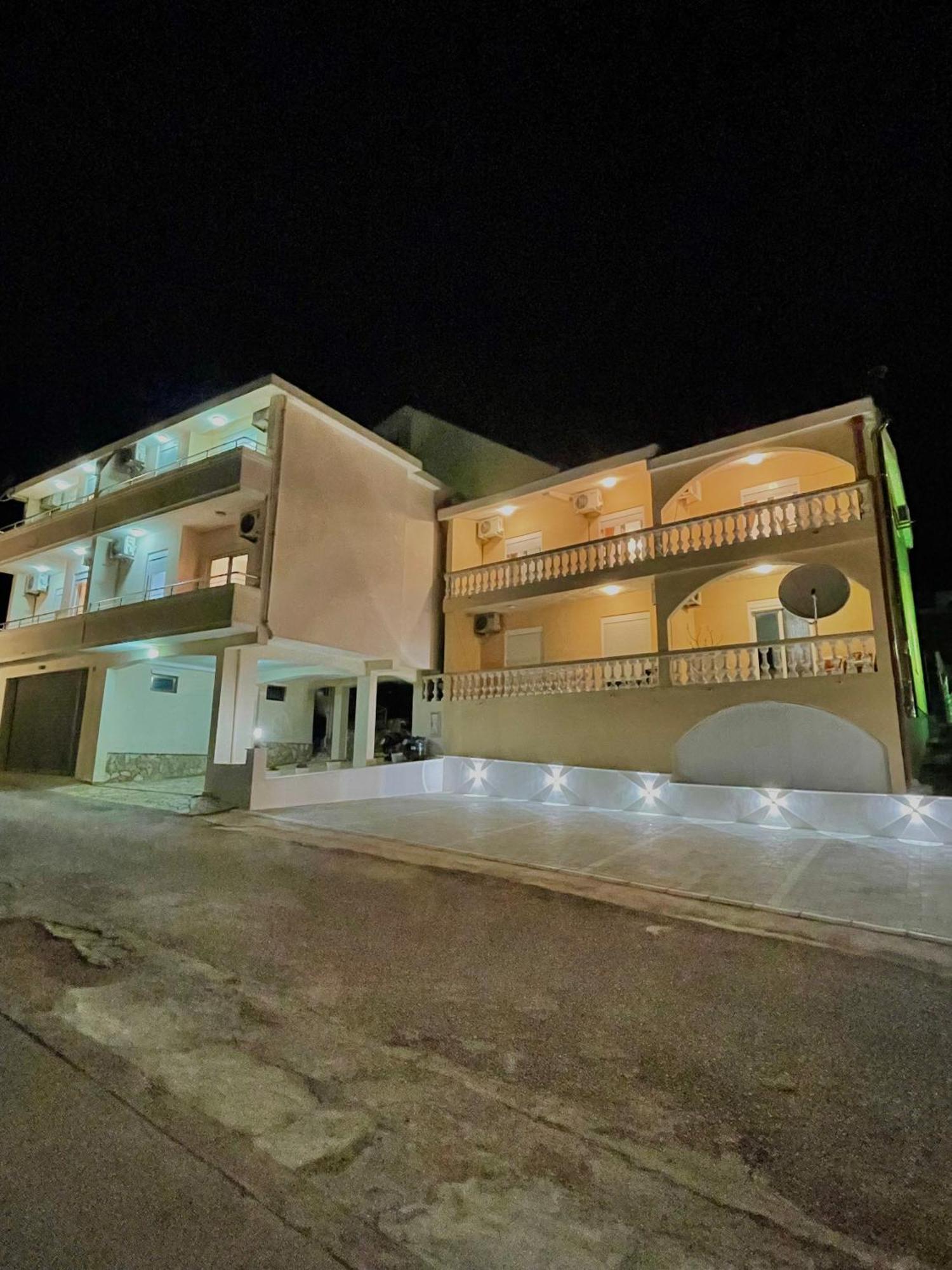 Apartments Onyx Улцинь Екстер'єр фото